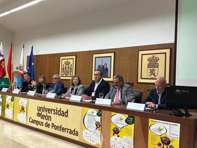 Imagen del acto inaugural de las XVI Jornadas Técnicas Biocastanea en el Campus de Ponferrada de la ULE.
