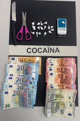 Droga y dinero hallado en el domicilio de la pareja detenida por los Mossos en Lleida