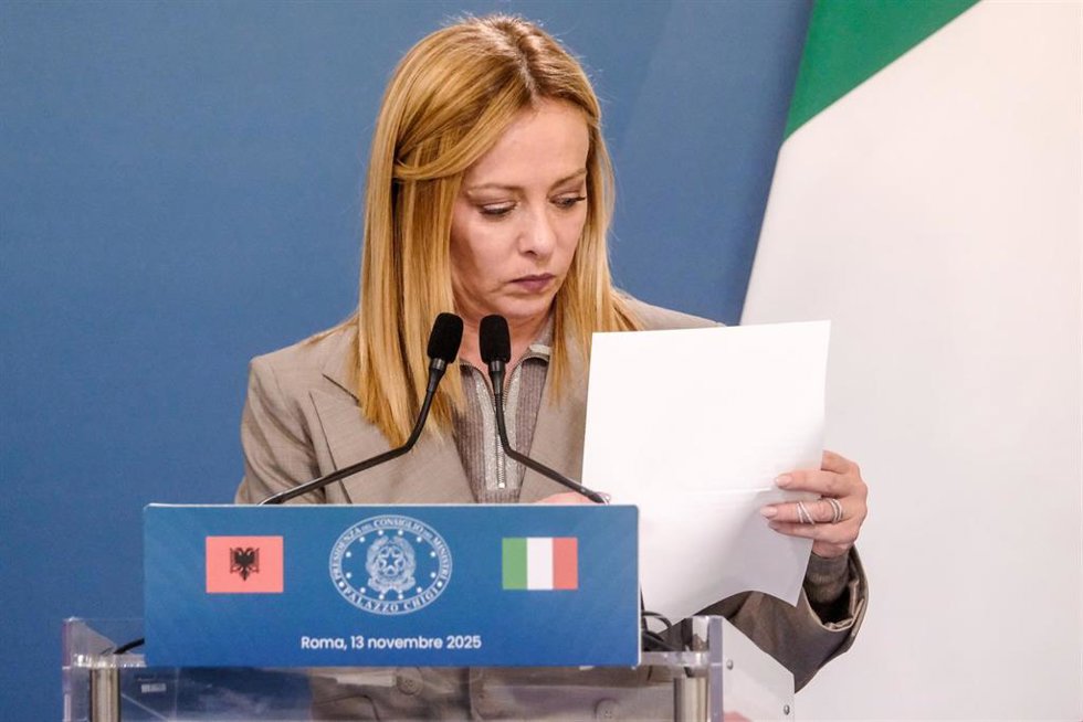 La primera ministra italiana, Giorgia Meloni, junto a su homólogo albanés, Edi Rama, en Roma