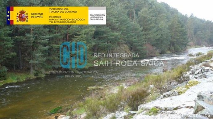 Imagen del río Tormes a su paso por Hoyos del Espino.