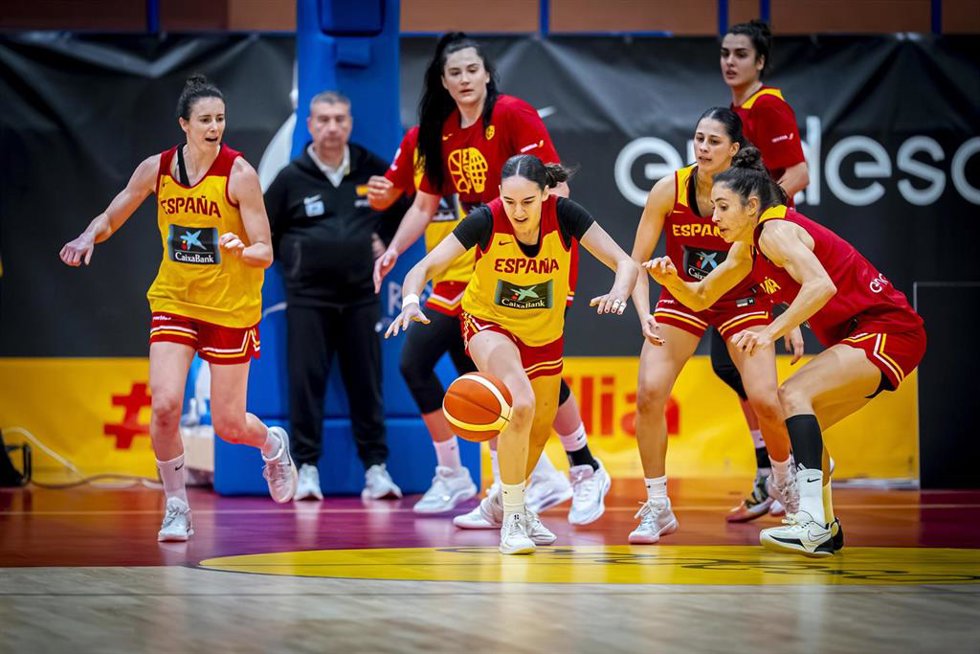Las jugadoras de la selección femenina durante un entrenamiento