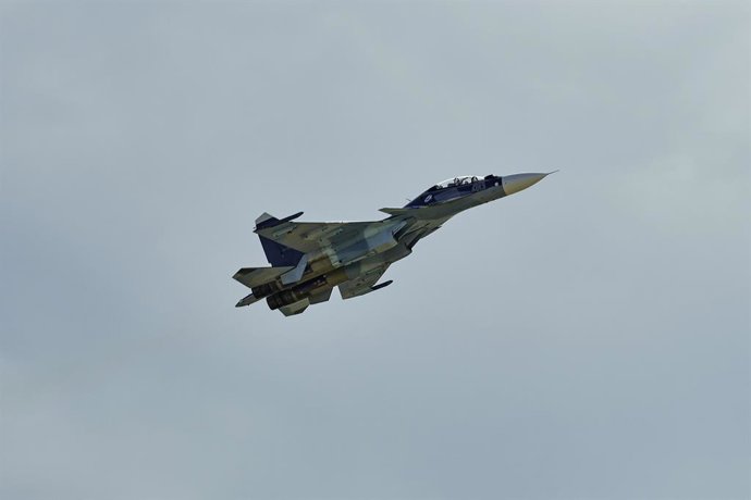 Archivo - Arquivo - 24 de julho de 2021, Zhukovsky, Rússia: Aviação naval Su-30 vista no céu sobre Zhukovsky...Um programa em grande escala para o 15º show aéreo MAKS foi preparado pelas equipes de acrobacias aéreas "Russian Knights", "Swifts", "Falcons o