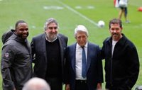 Simeone, Cerezo, Gil Marín y Uribes visitan a los Dolphins en el Riyadh Air Metropolitano