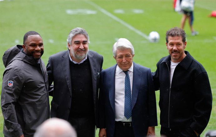 De izda a dcha: Champ Kelly, José Manuel Rodríguez Uribes, Enrique Cerezo y Diego Pablo Simeone