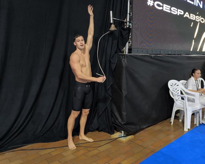 Diego Mira, en la campana de los récords y en el podio con su oro nacional en el 400Ei