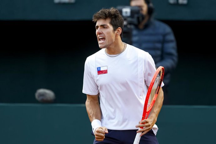 Tenis, Chile vs Luxemburgo. Copa Davis 2025. El jugador de Chile Cristian Garin celebra el punto frente a Aaron Gil Grarcia de Luxemburgo, durante el partido de sinles de la Copa Davis valido por el Grupo Mundial, disputado en el Court Central Anita