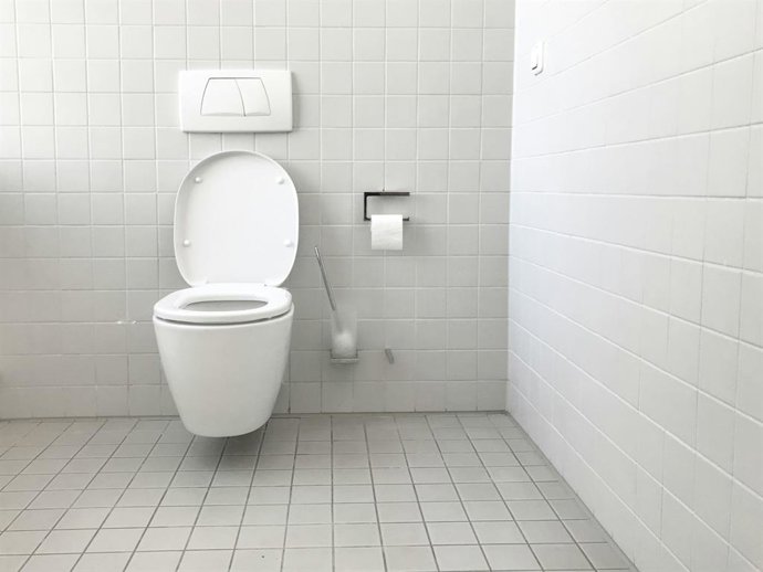Esqueça a escova de banheiro antiga: a alternativa de silicone que limpa melhor o vaso sanitário