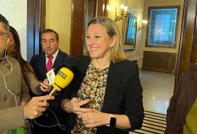 Blanco atiende a los medios antes de partircipar en la jornada.