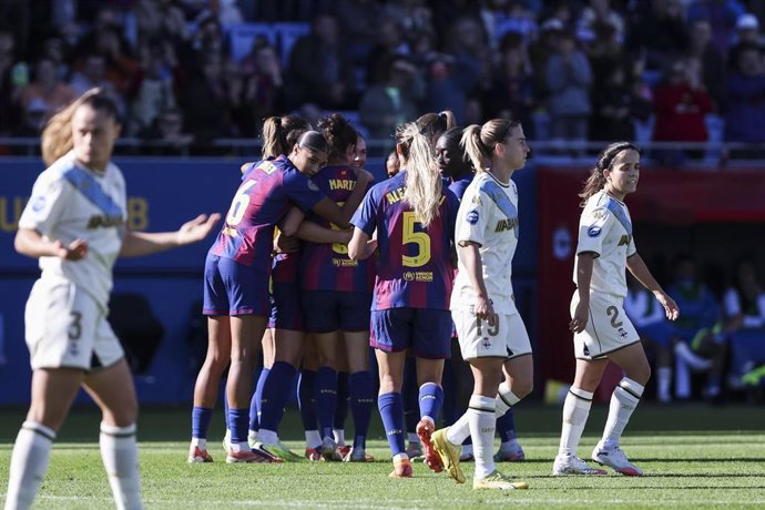 Las jugadoras del FC Barcelona celebran un gol en la Liga F Moeve.