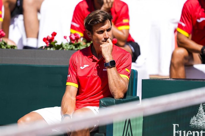 Archivo - El capitán español de Copa Davis, David Ferrer, durante la eliminatoria ante Dinamarca en Marbella (Málaga).
