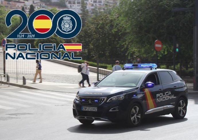 Archivo - Dotación policial en Granada, en imagen de archivo