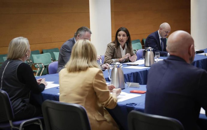 La consellera de Hacienda y Economía, Ruth Merino, preside la comisión mixta Consell-Corts para la reforma de la financiación, este viernes en Les Corts