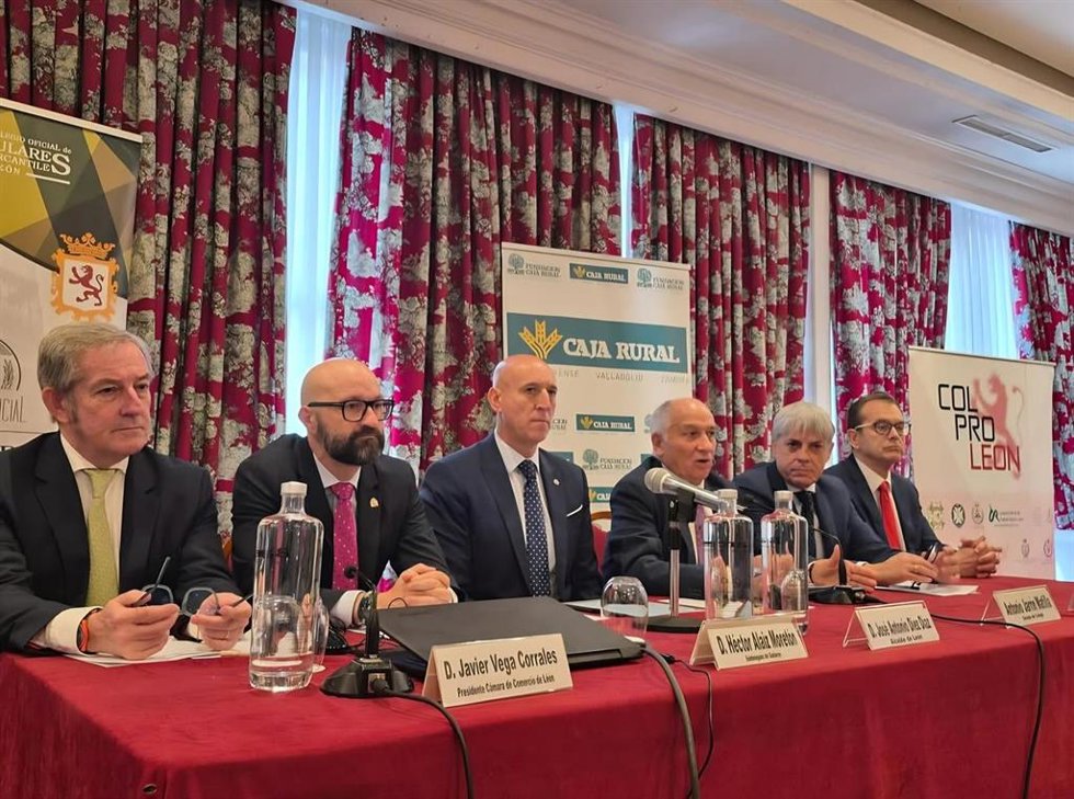 Imagen de la apertura de las XXXII Jornadas de Estudios Fiscales y Empresariales Ciudad de León.