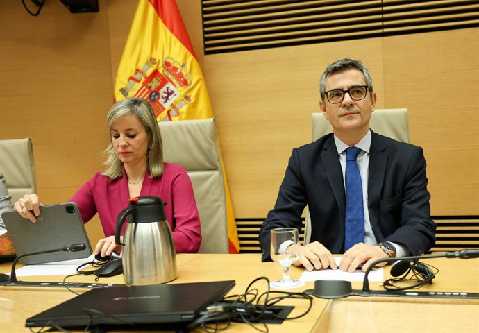 O Ministro da Presidência, Justiça e Relações com os Tribunais, Félix Bolaños, comparece perante a Comissão de Justiça, no Congresso dos Deputados, em 14 de novembro de 2025, em Madri (Espanha). Bolaños apresentou o Projeto de Lei Orgânica de
