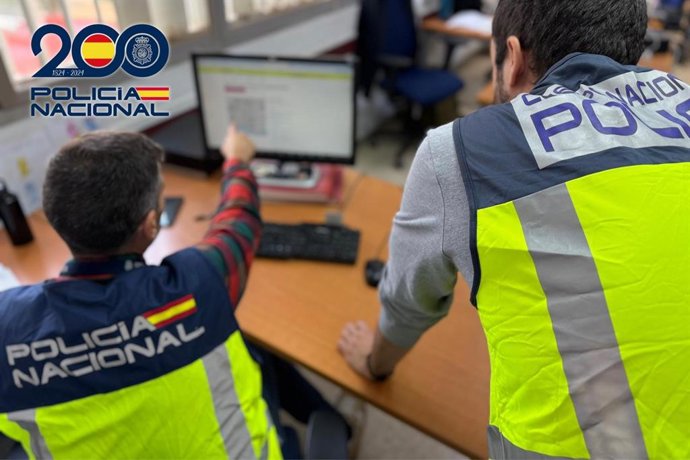 Agentes de la Policía Nacional.