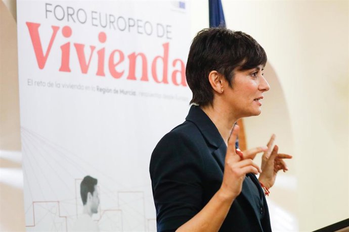 La ministra de Vivienda y Agenda Urbana, Isabel Rodríguez, durante su participación en el Foro Europeo de Vivienda