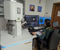 La Guardia Civil colabora con médicos en Madrid para analizar metralla de dos hermanos víctimas de un proyectil en Gaza