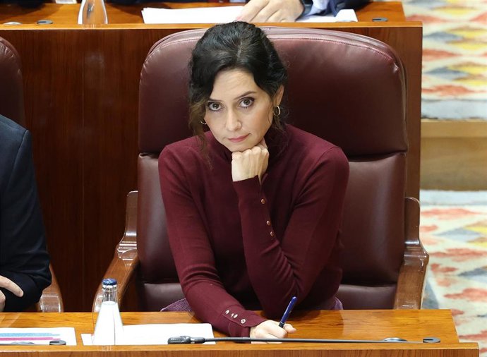 La presidenta de la Comunidad de Madrid, Isabel Díaz Ayuso, durante un pleno en la Asamblea de Madrid, a 13 de noviembre de 2025, en Madrid (España).