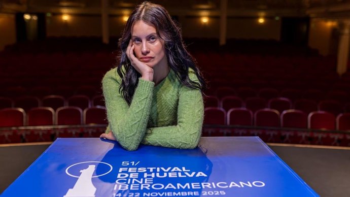 La actriz Milena Smit.