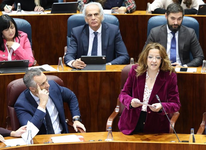 Archivo.- La consejera de Sanidad, Fátima Matute