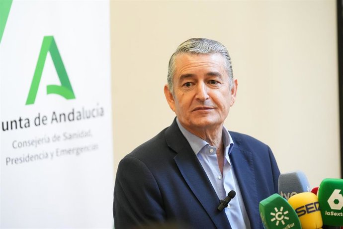 El consejero de Sanidad, Presidencia y Emergencias, Antonio Sanz 
