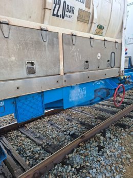 Tren de mercancías, en la estación de Majarabique, en el que se ha localizado una fuga de gas argón.