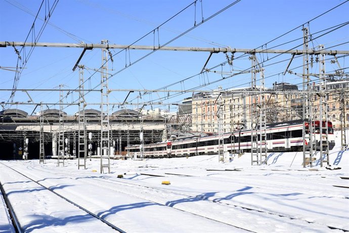 Archivo - Adif activa su plan de prevención invernal frente a los efectos meteorológicos más adversos