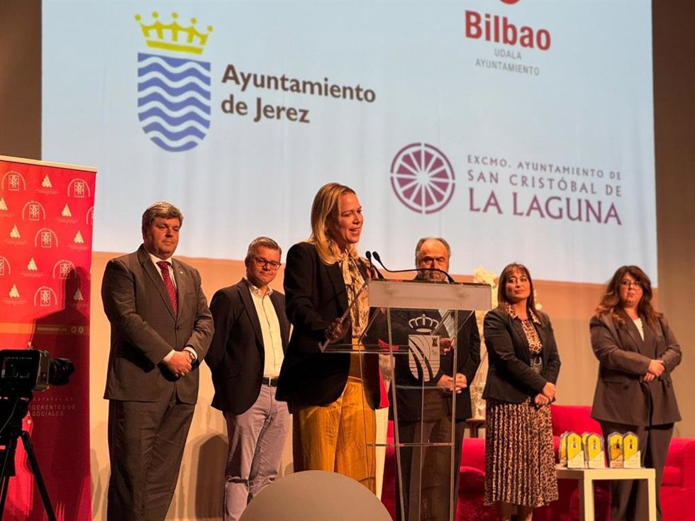 Yessika Quintero en los 'Premios Anuales de la Asociación Estatal de Directoras y Gerentes de Servicios Sociales'.