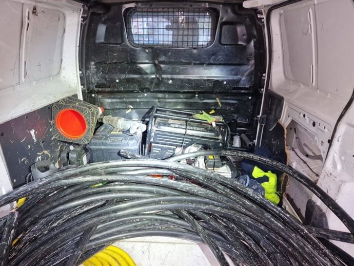 Cable de coure dins la furgoneta