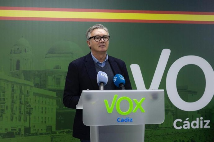 Manuel Gavira, portavoz de Vox en Andalucía, en rueda de prensa en Cádiz.