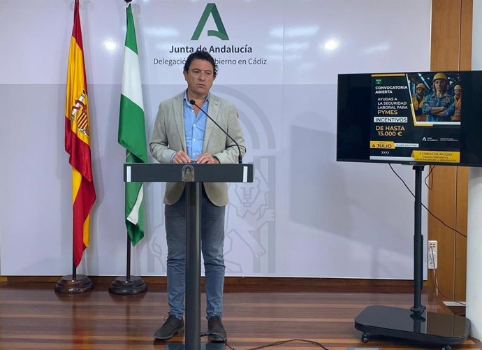 Archivo - El delegado territorial de Empleo, Empresa y Trabajo Autónomo en la provincia de Cádiz, Daniel Sánchez, en una imagen de archivo.