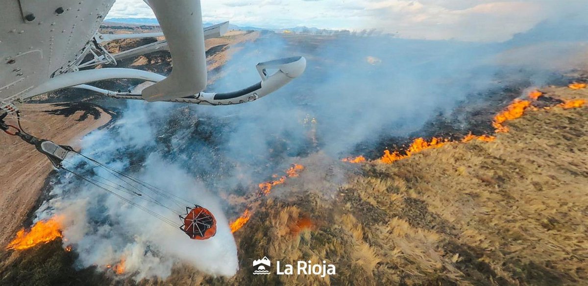 Controlado el incendio forestal entre Murillo de Río Leza y Ventas Blancas