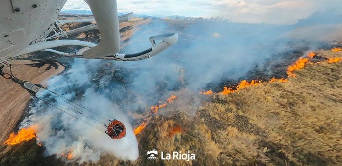 Controlado el incendio forestal entre Murillo de Río Leza y Ventas Blancas