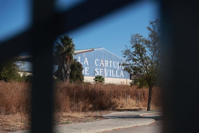 Exterior de la fábrica de La Cartuja Pickman en Sevilla.