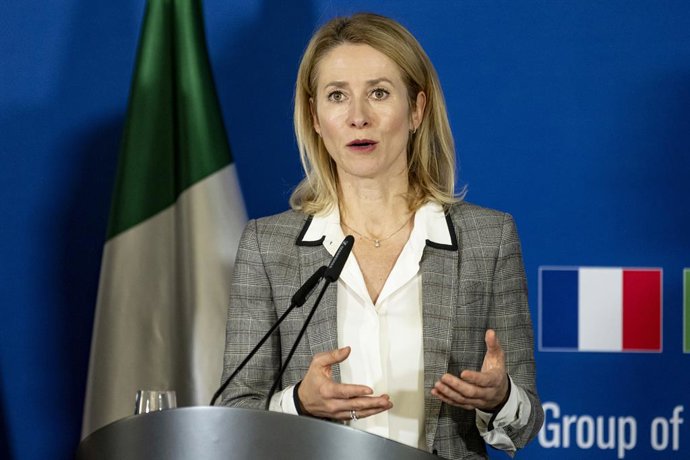 14 de novembro de 2025, Berlim: A Alta Representante da UE para Relações Exteriores e Política de Segurança, Kaja Kallas, participa de uma coletiva de imprensa da reunião do Grupo dos Cinco no Ministério da Defesa. O Ministro da Defesa da Alemanha se reún