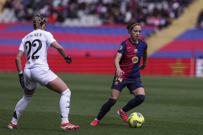 Archivo - Aitana Bonmati of FC Barcelona in action during the Spanish Women league, Liga F, football match played between FC Barcelona and Real Madrid CF at Estadi Olimpic Lluis Companys on March 23, 2025 in Barcelona, Spain.