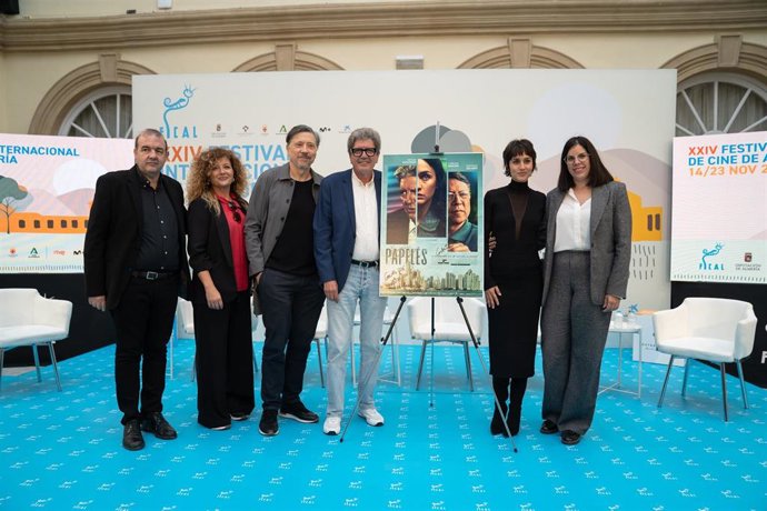 Presentación de 'Papeles', de Arturo Montenegro, en Fical.