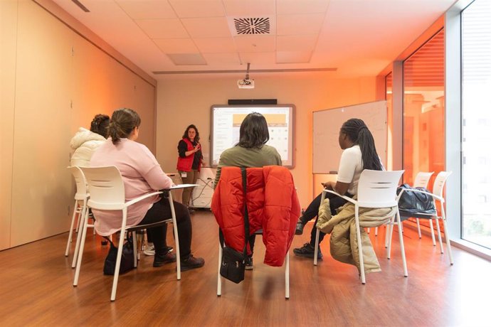 Participantes en un itinerario de empleo de Cruz Roja.