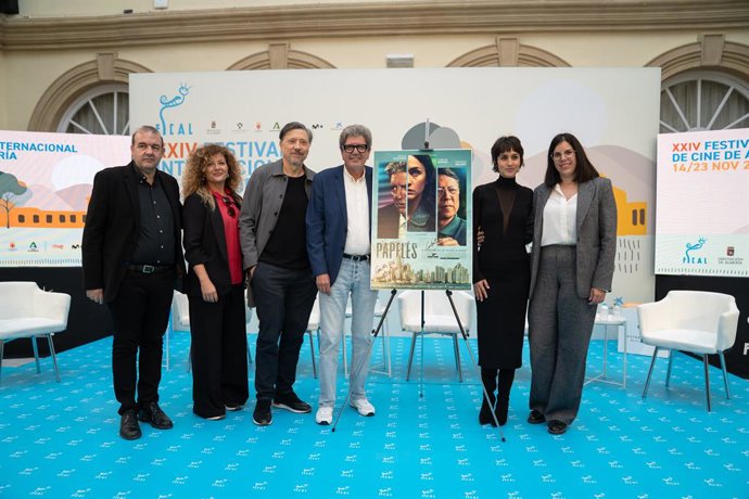 Presentación de 'Papeles', de Arturo Montenegro, en Fical.