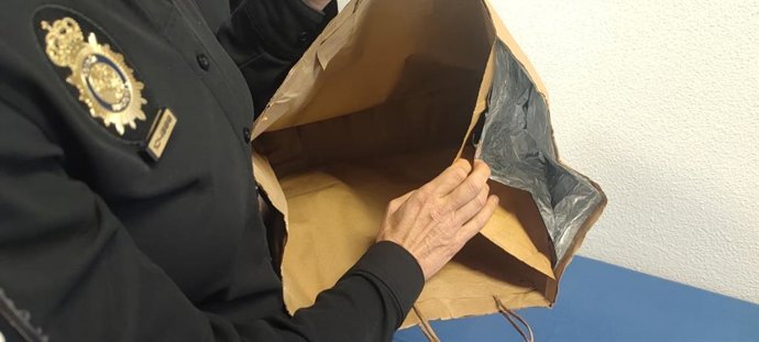 La banda utilitzava borses de Faraday, un mètode dissenyat per a inutilitzar els sistemes d'alarma dels establiments comercials.