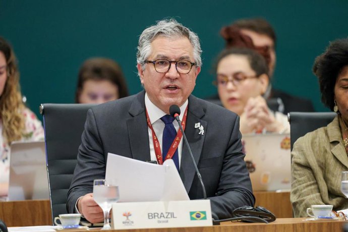 Archivo - El ministro de Salud de Brasil, Alexandre Padilha. 