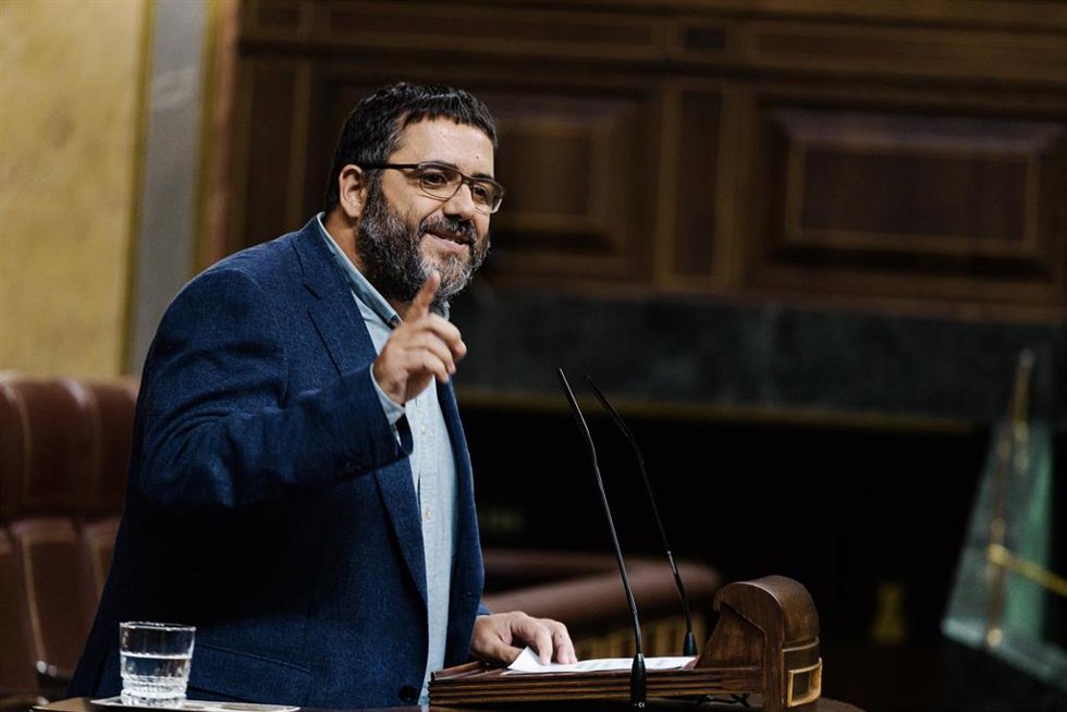 Archivo - El diputado de Sumar Vicen Vidal, interviene durante una sesión plenaria, en el Congreso de los Diputados, a 14 de octubre de 2025, en Madrid (España).