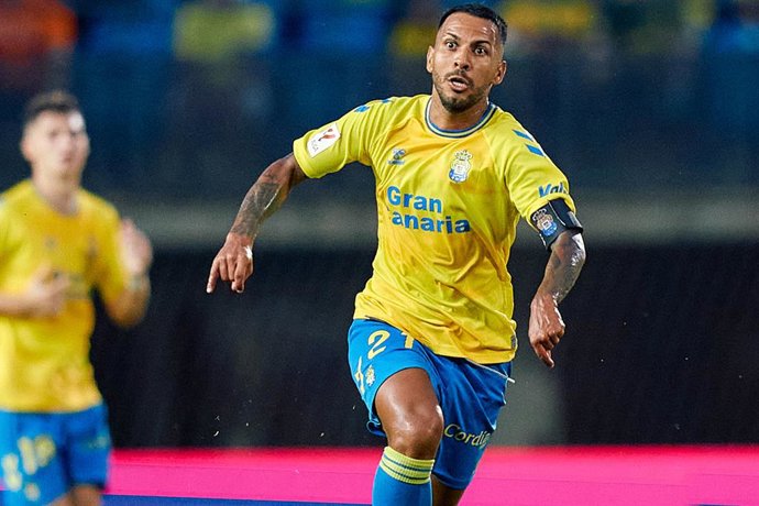 Jonathan Viera of UD Las Palmas in action during the Spanish league, La Liga EA Sports, football match played between UD Las Palmas and Real Sociedad at Gran Canaria Stadium on August 25, 2023 in Las Palmas, Spain.