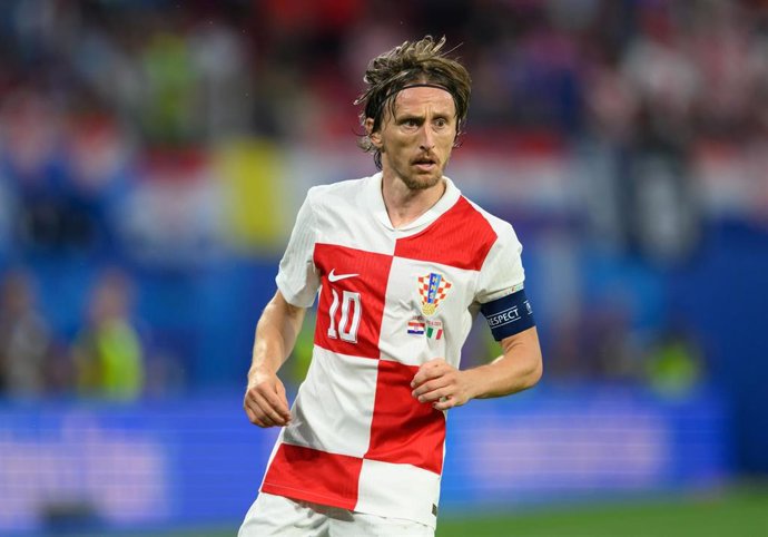 Archivo - Luka Modric, en un partido con la selección croata.