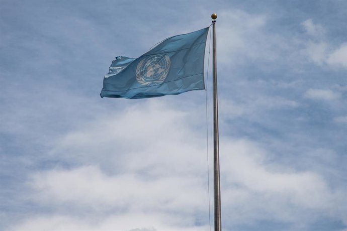 Archivo - 2 de maio de 2023, Nova York, NY, Estados Unidos da América: A bandeira das Nações Unidas é vista no 30º Dia Mundial da Liberdade de Imprensa, na quarta-feira. Essa data também marcará a quinta semana da detenção de Gershkovich pela Rússia. Até 