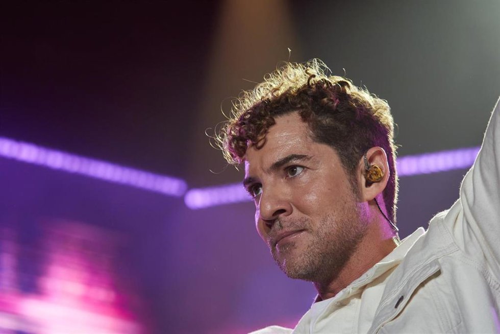 Archivo - El cantante David Bisbal durante una actuación. Imagen de archivo.