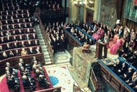 La proclamación de Juan Carlos I en las Cortes de Franco que devolvió la monarquía a España hace 50 años