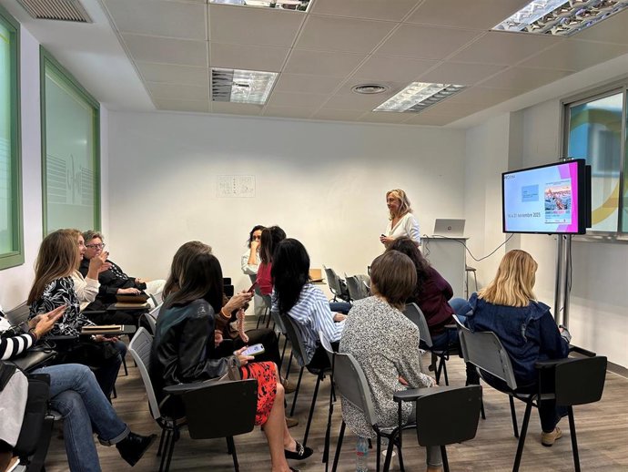 Imagen de una reunión preparatoria de la delegación regional de empresarias que viajará a Madrid.
