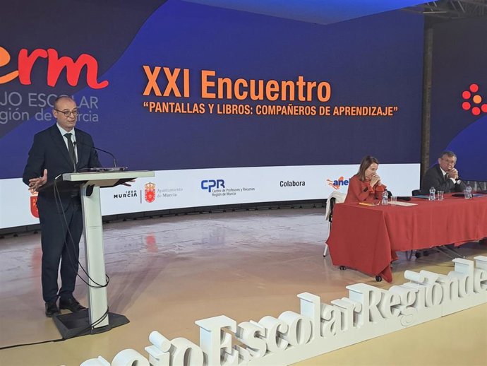El consejero de Educación y Formación Profesional, Víctor Marín, inaugura el XXI encuentro del Consejo Escolar Región de Murcia con consejos escolares municipales y de centro.