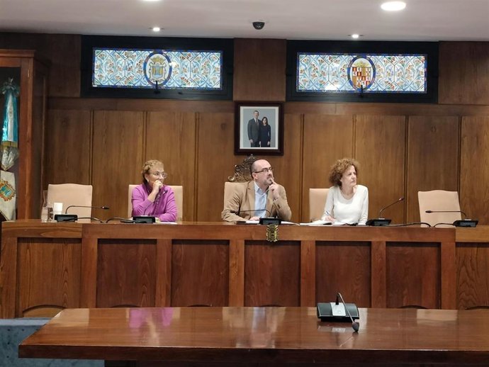 Ponferrada (León) confirma que el agua es apta para el consumo tras el derrumbe en la montaña de la vía a Peñalba